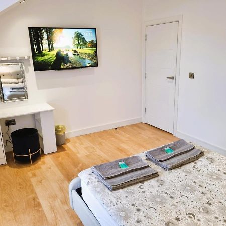 Lmk, 2 Bedroom Apartment, With Roof Terrace, Free Parking, Ev Charger, Great Location. Belfast Zewnętrze zdjęcie