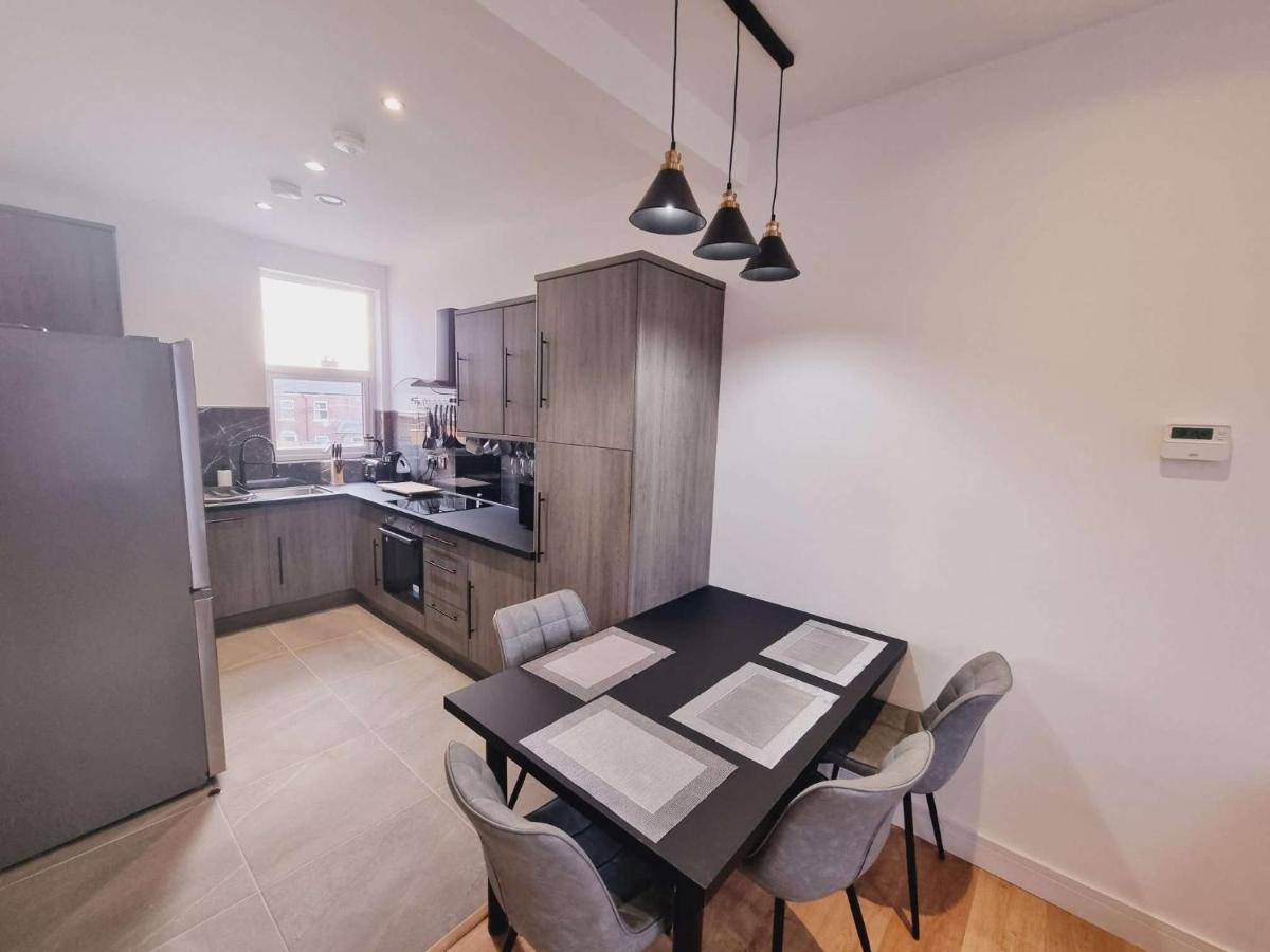 Lmk, 2 Bedroom Apartment, With Roof Terrace, Free Parking, Ev Charger, Great Location. Belfast Zewnętrze zdjęcie