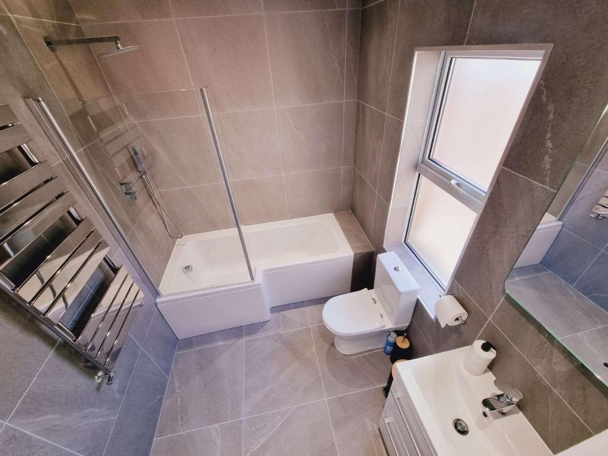 Lmk, 2 Bedroom Apartment, With Roof Terrace, Free Parking, Ev Charger, Great Location. Belfast Zewnętrze zdjęcie