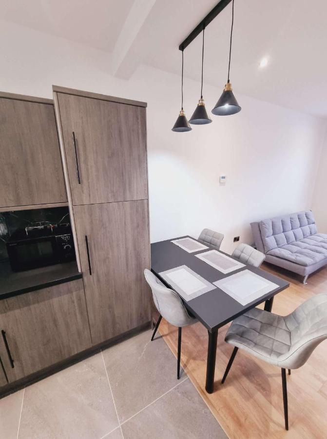 Lmk, 2 Bedroom Apartment, With Roof Terrace, Free Parking, Ev Charger, Great Location. Belfast Zewnętrze zdjęcie