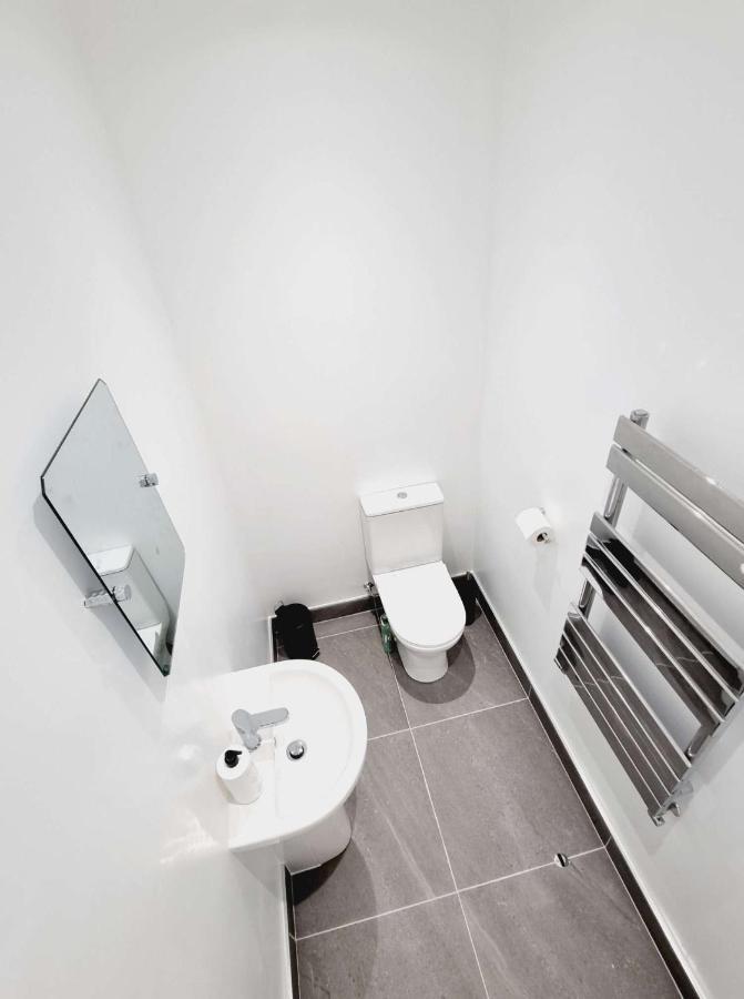 Lmk, 2 Bedroom Apartment, With Roof Terrace, Free Parking, Ev Charger, Great Location. Belfast Zewnętrze zdjęcie