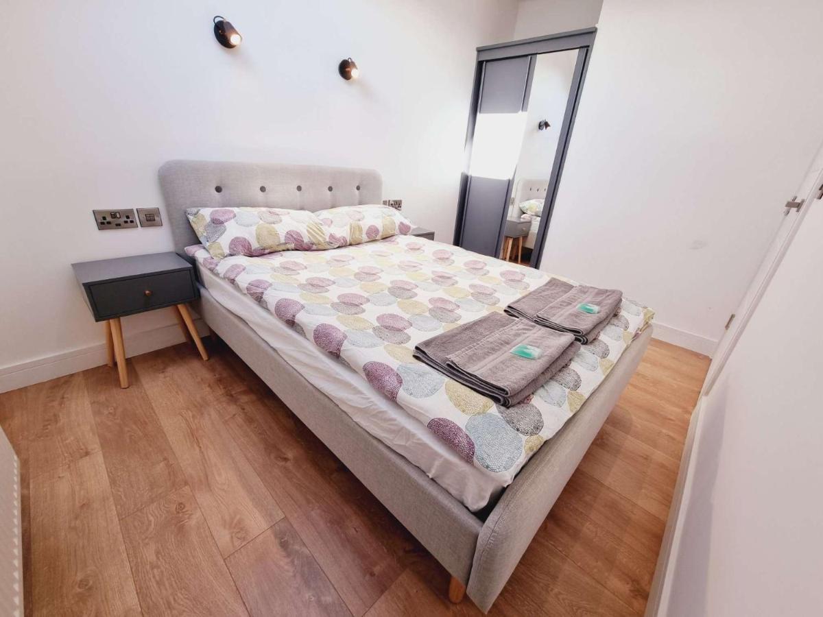 Lmk, 2 Bedroom Apartment, With Roof Terrace, Free Parking, Ev Charger, Great Location. Belfast Zewnętrze zdjęcie