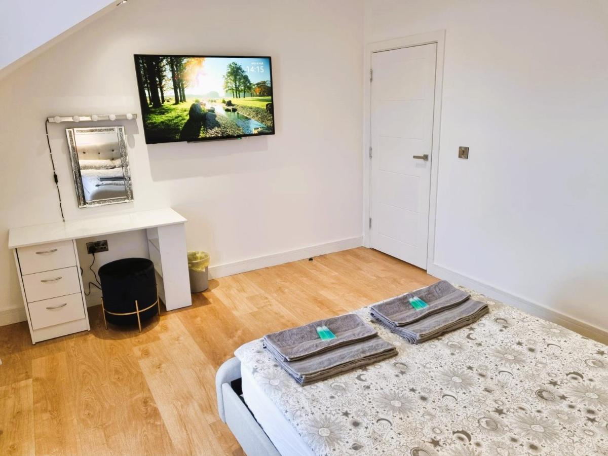 Lmk, 2 Bedroom Apartment, With Roof Terrace, Free Parking, Ev Charger, Great Location. Belfast Zewnętrze zdjęcie