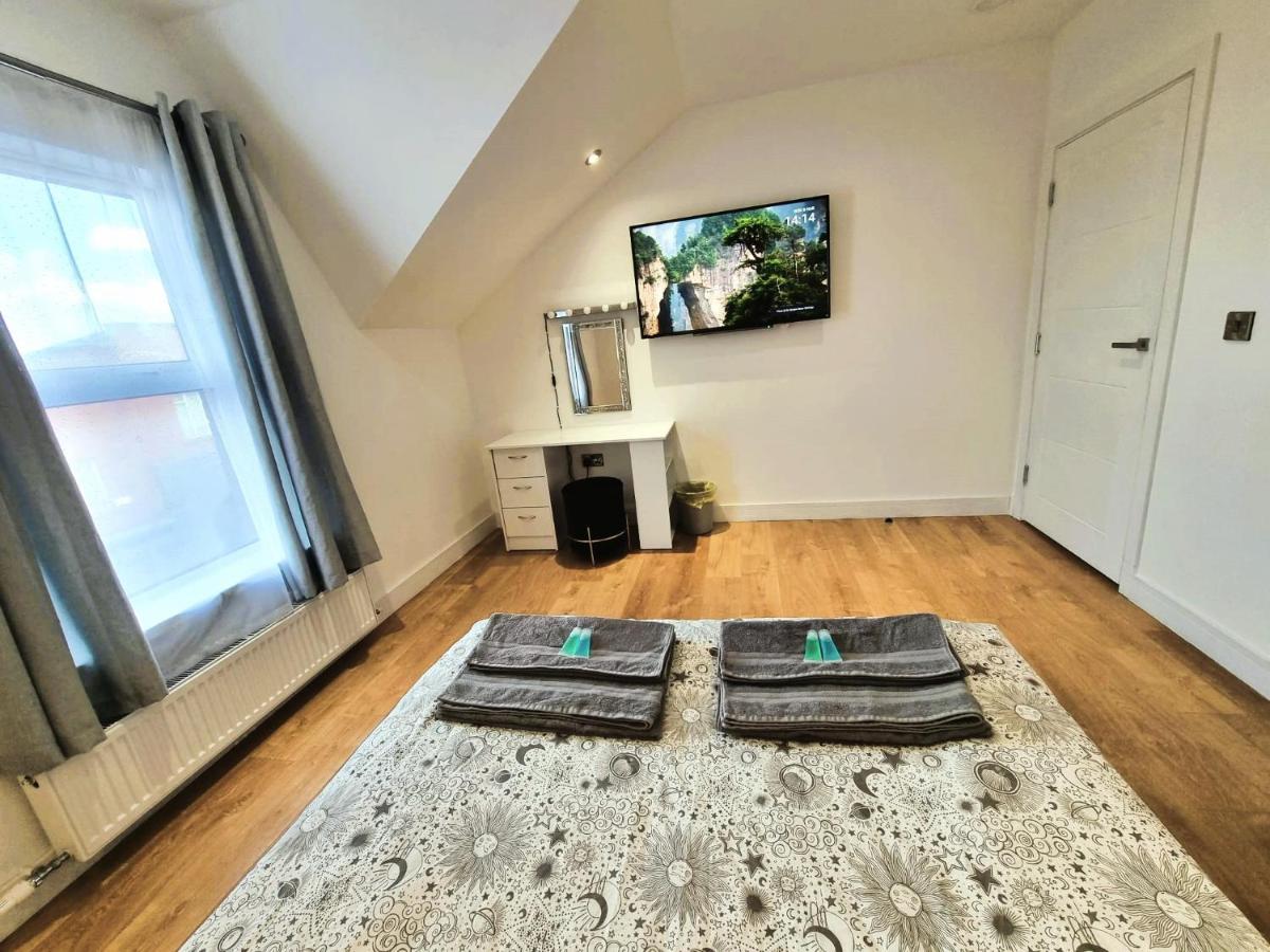 Lmk, 2 Bedroom Apartment, With Roof Terrace, Free Parking, Ev Charger, Great Location. Belfast Zewnętrze zdjęcie