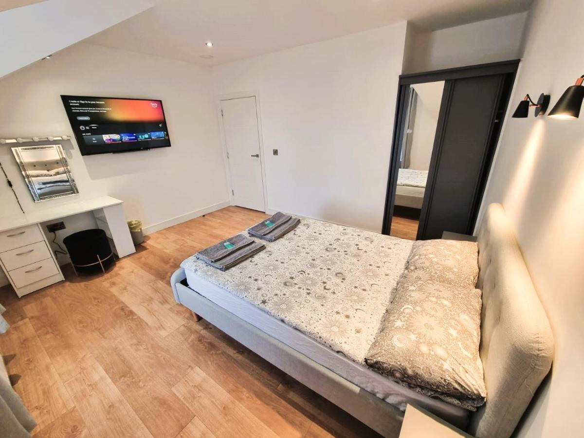 Lmk, 2 Bedroom Apartment, With Roof Terrace, Free Parking, Ev Charger, Great Location. Belfast Zewnętrze zdjęcie