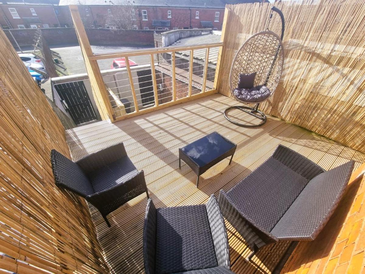 Lmk, 2 Bedroom Apartment, With Roof Terrace, Free Parking, Ev Charger, Great Location. Belfast Zewnętrze zdjęcie